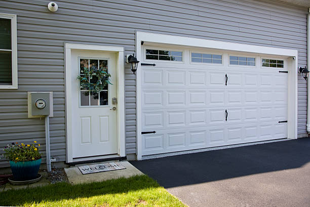 24/7 Emergency Garage Door Panel Replacement experts in Sheboygan Falls, WI